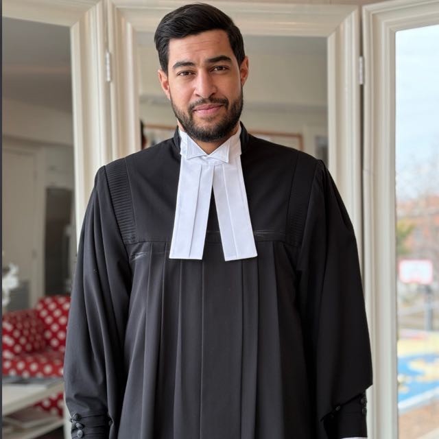 Bilal-Smaali-sabbagh-associe-cabinet-avocat-montreal-photo-profil Portrait de Bial Smaali, avocat en litige civil et commercial chez Sabbagh & Associé